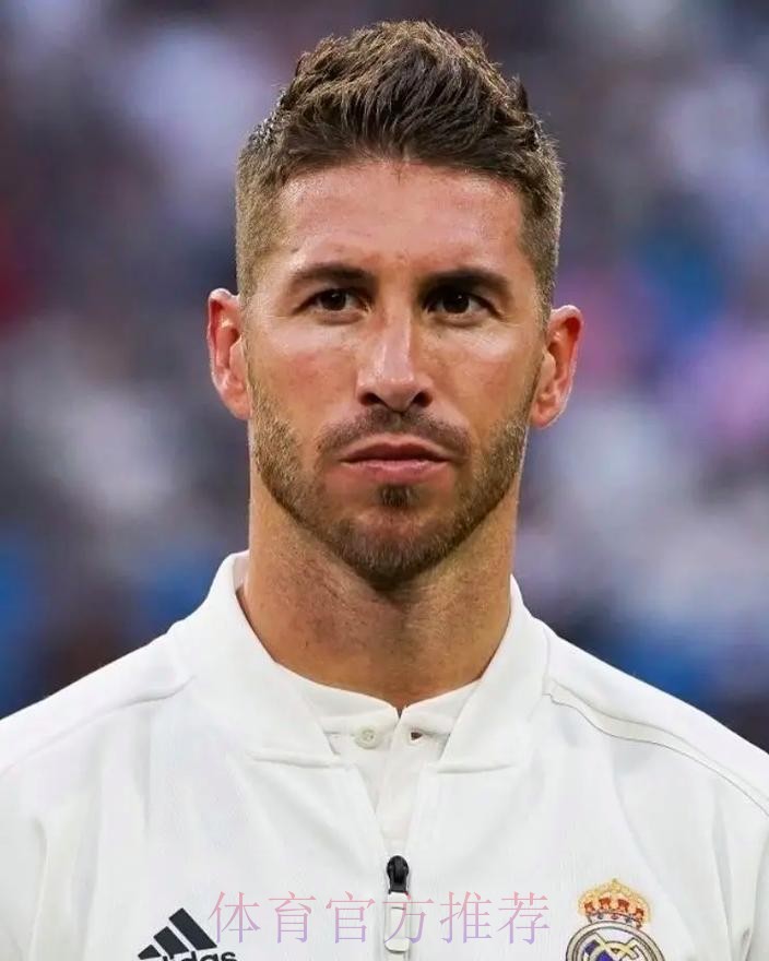 阿斯:皇马倾向冬窗再签后卫 拉莫斯几乎不可能回归 阿斯:皇马倾向冬窗再签后卫 拉莫斯几乎不可能回归